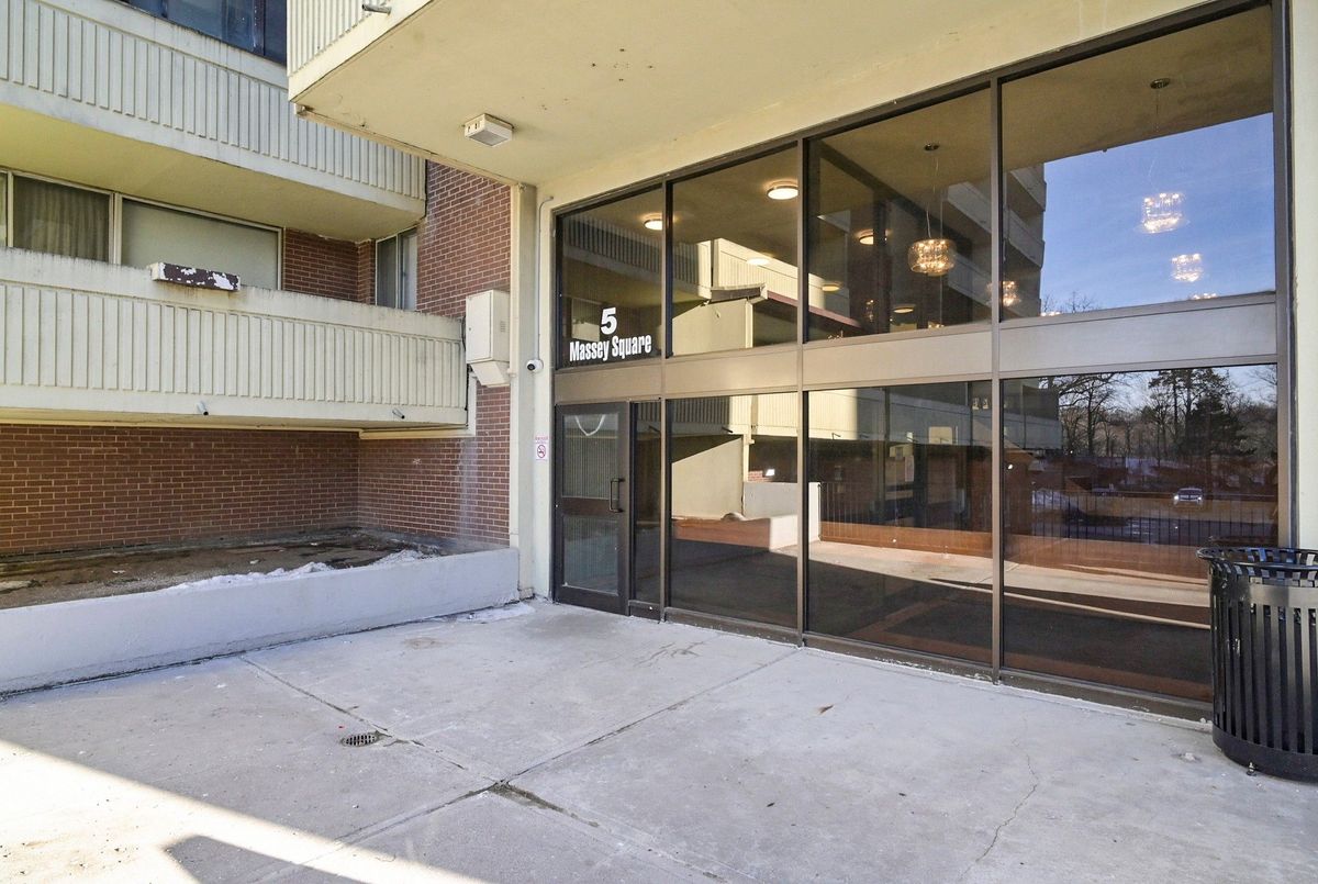 5 Massey Square Toronto 5 Massey Square Toronto