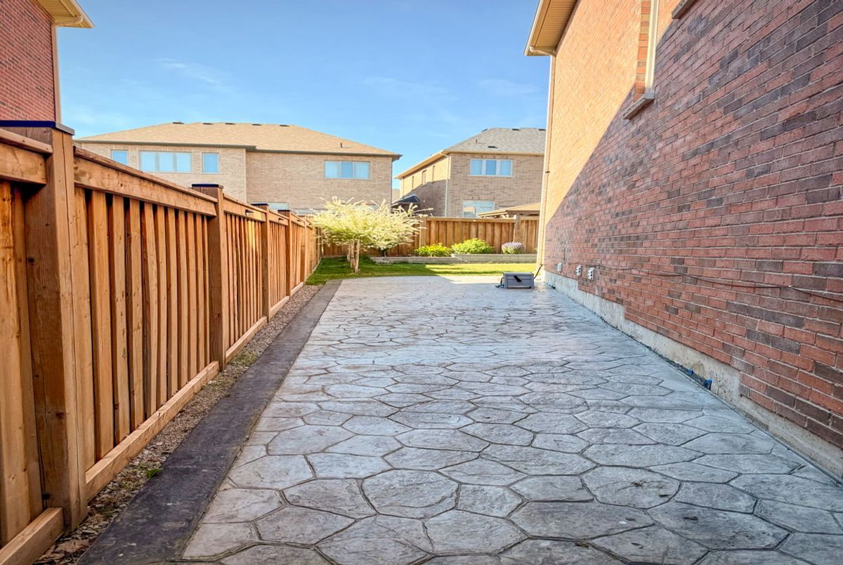 88 Brabin Circle Whitby 88 Brabin Circle Whitby