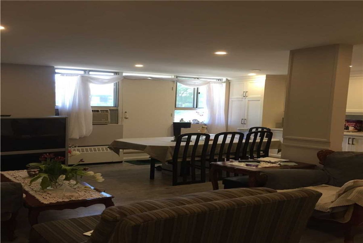 100 Dundalk Drive Toronto 100 Dundalk Drive Toronto