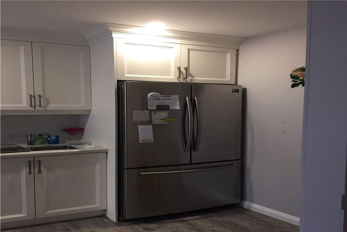 100 Dundalk Drive Toronto 100 Dundalk Drive Toronto