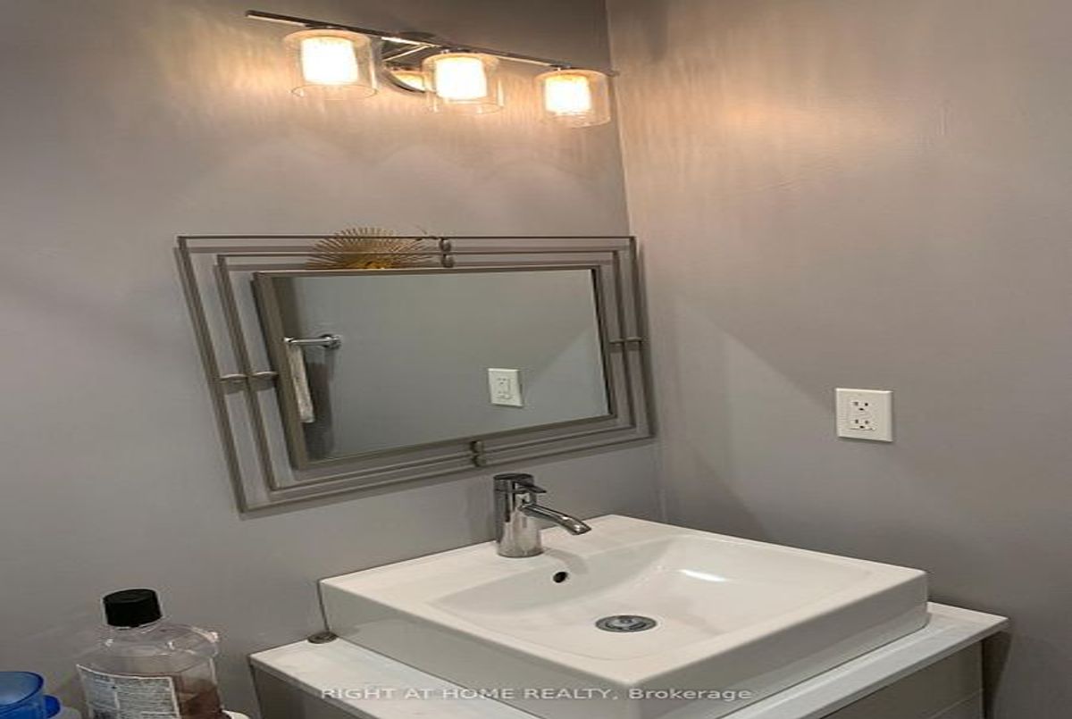 100 Dundalk Drive Toronto 100 Dundalk Drive Toronto