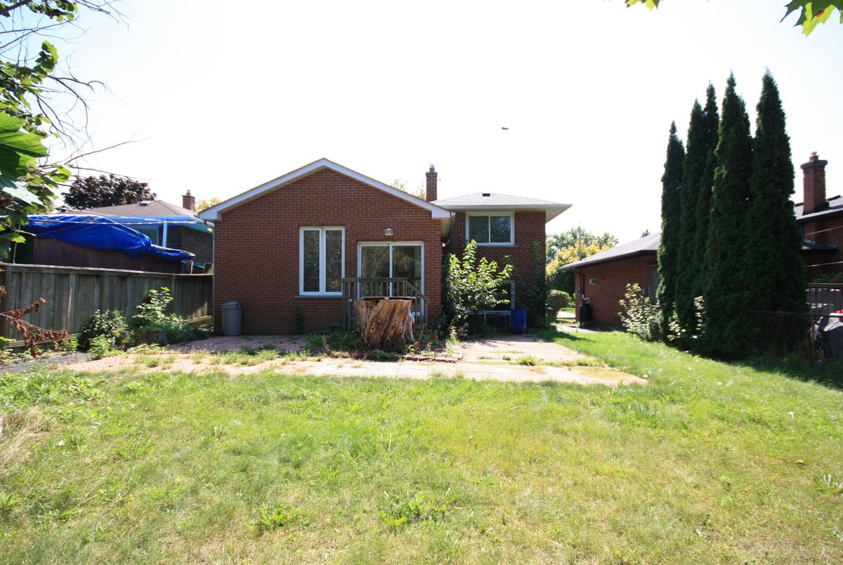 54 Beacham Crescent Toronto 54 Beacham Crescent Toronto