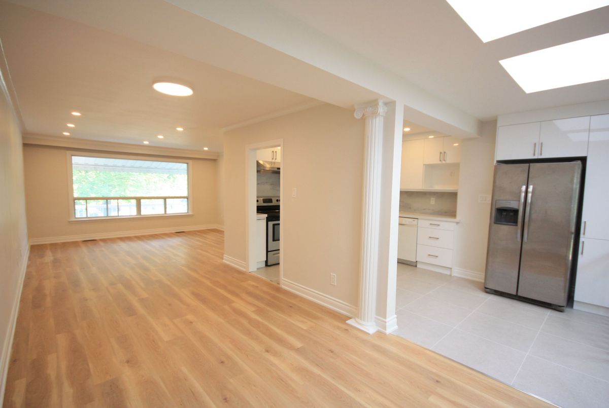 54 Beacham Crescent Toronto 54 Beacham Crescent Toronto