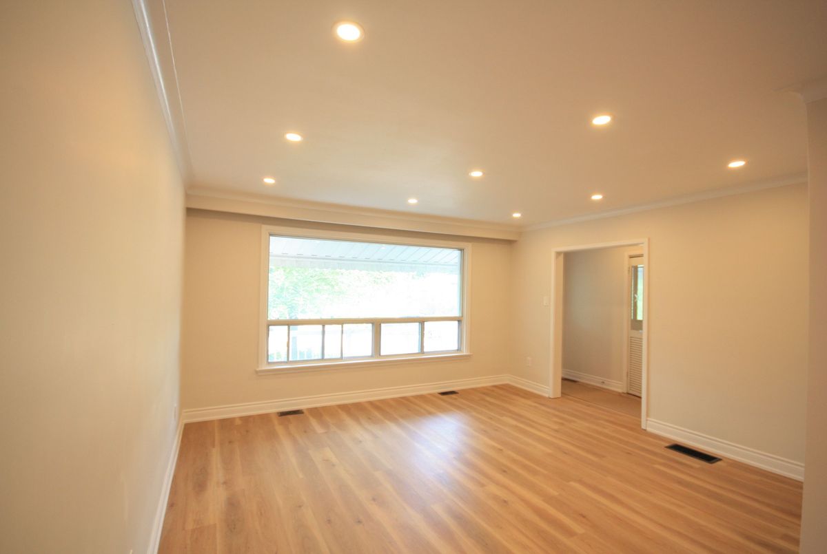 54 Beacham Crescent Toronto 54 Beacham Crescent Toronto