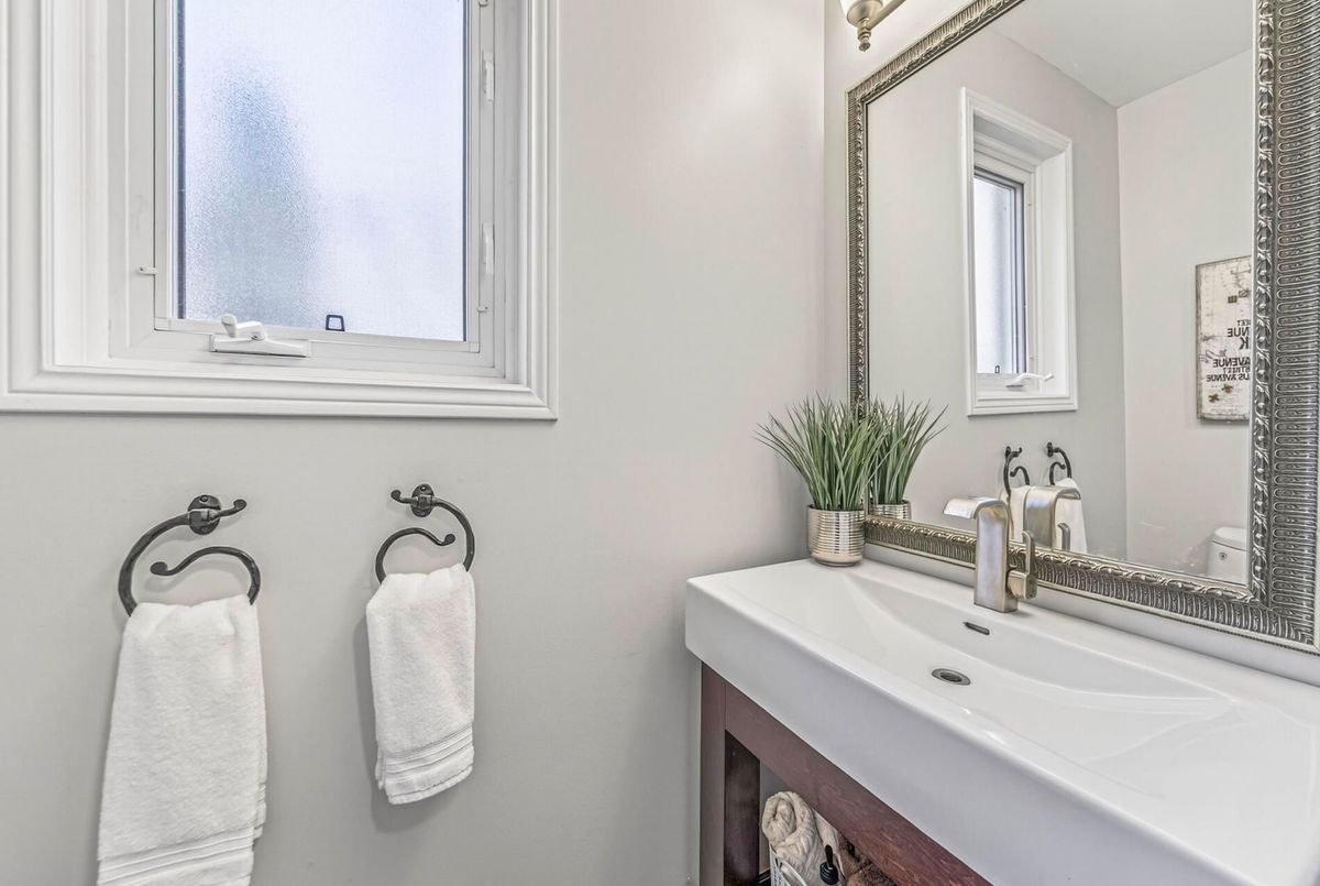 1 Nearctic Court Whitby 1 Nearctic Court Whitby