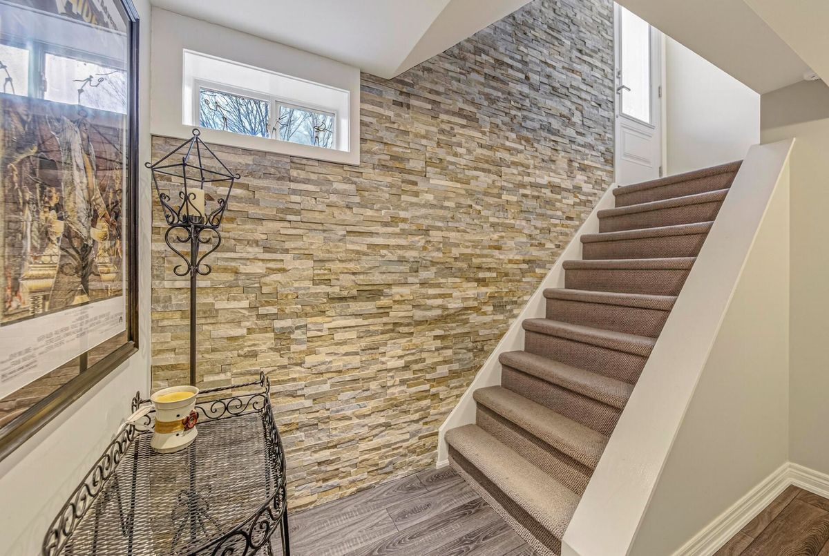 1 Nearctic Court Whitby 1 Nearctic Court Whitby