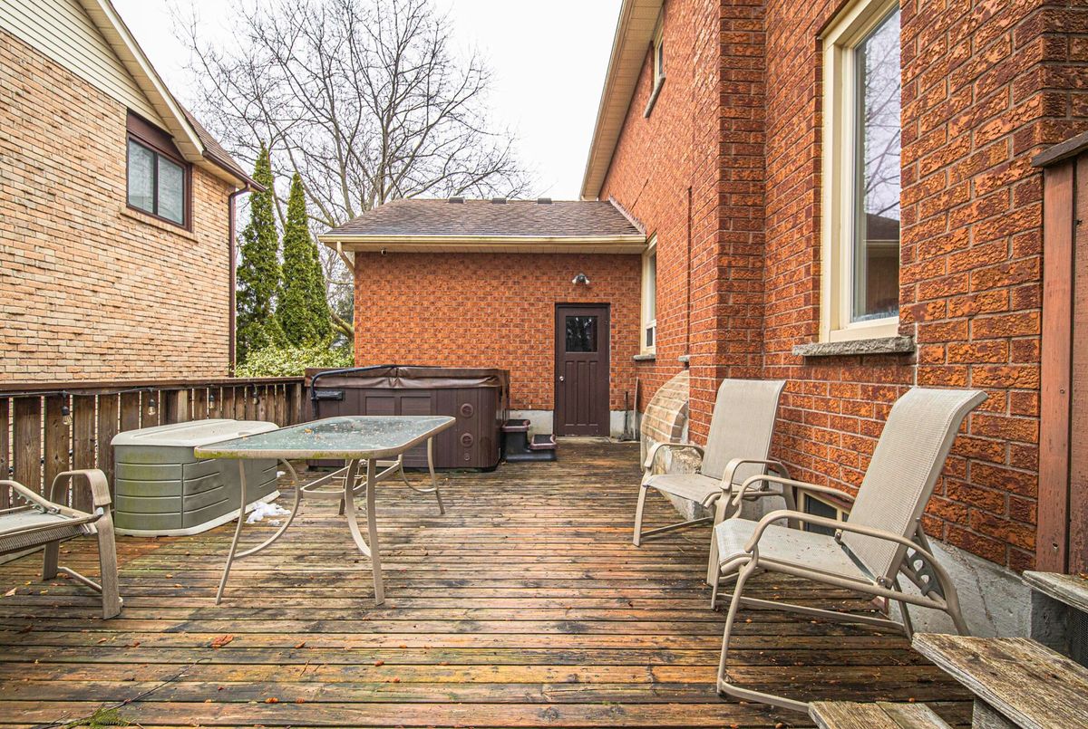 1 Nearctic Court Whitby 1 Nearctic Court Whitby