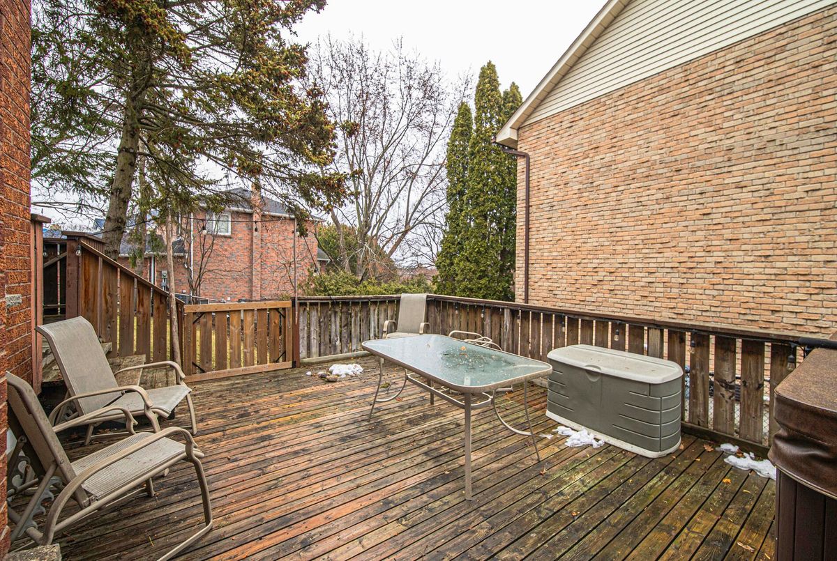 1 Nearctic Court Whitby 1 Nearctic Court Whitby