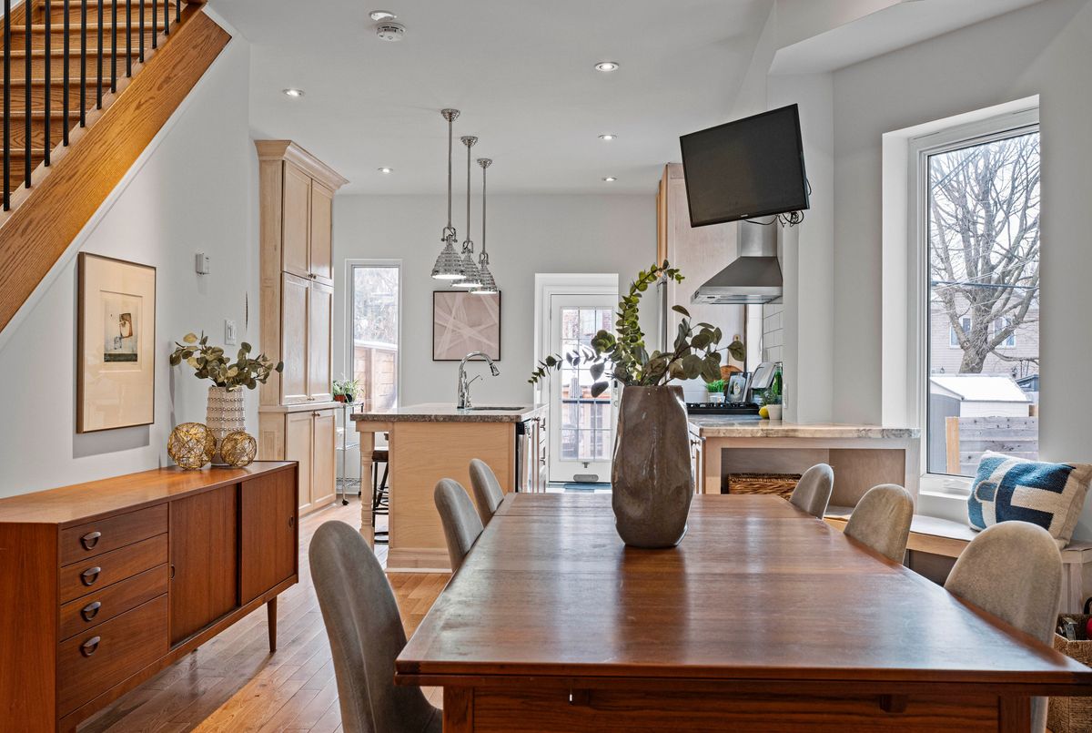 17 Mountnoel Avenue Toronto 17 Mountnoel Avenue Toronto