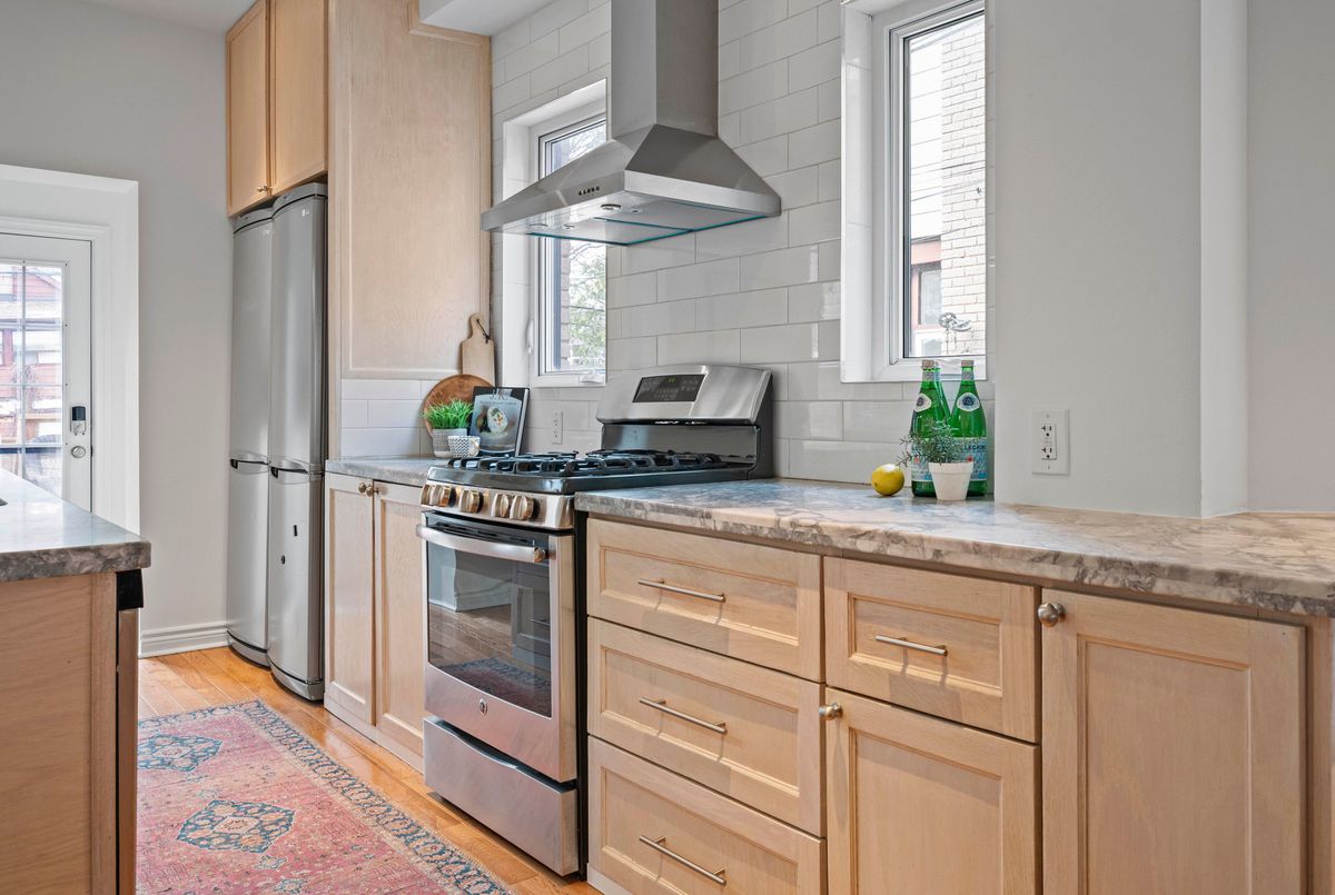 17 Mountnoel Avenue Toronto 17 Mountnoel Avenue Toronto