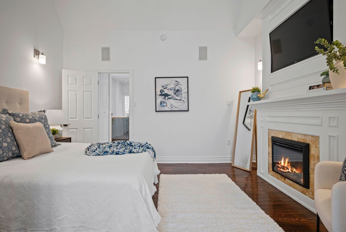 17 Mountnoel Avenue Toronto 17 Mountnoel Avenue Toronto