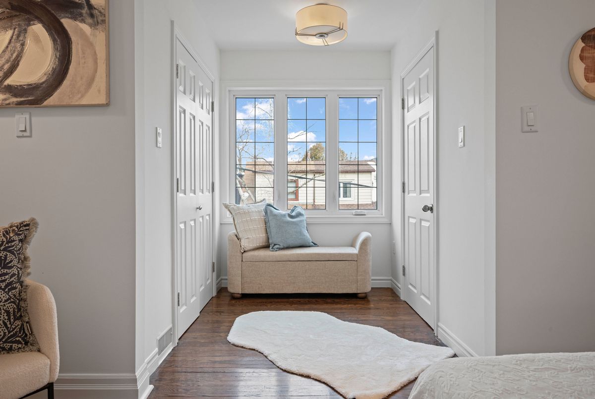 17 Mountnoel Avenue Toronto 17 Mountnoel Avenue Toronto