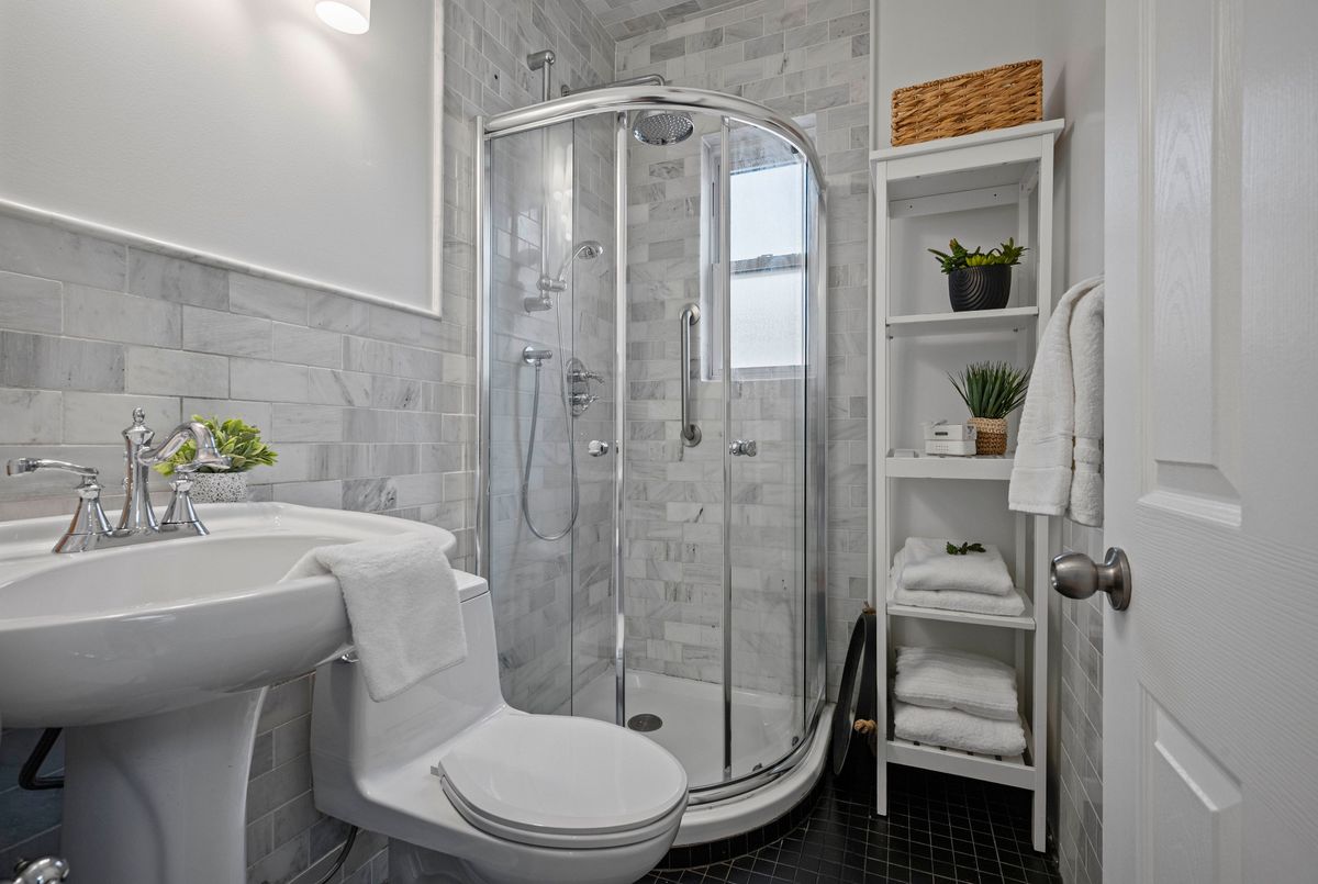 17 Mountnoel Avenue Toronto 17 Mountnoel Avenue Toronto