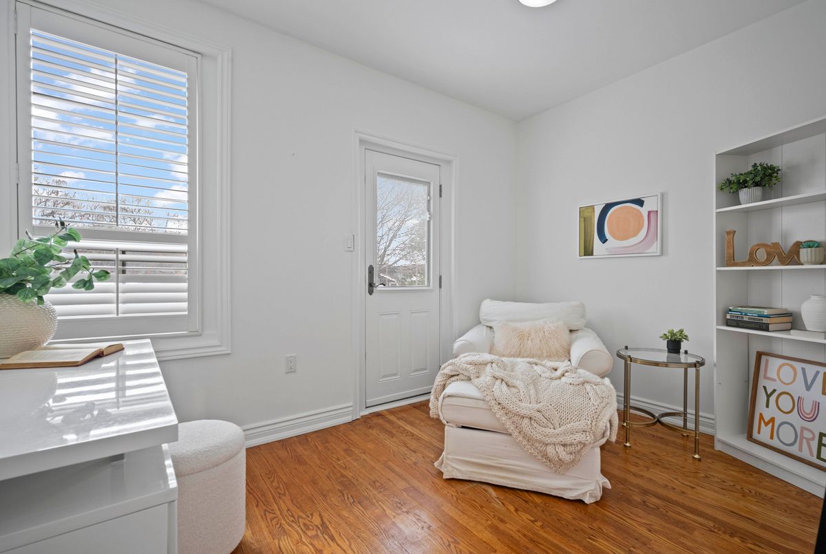 17 Mountnoel Avenue Toronto 17 Mountnoel Avenue Toronto