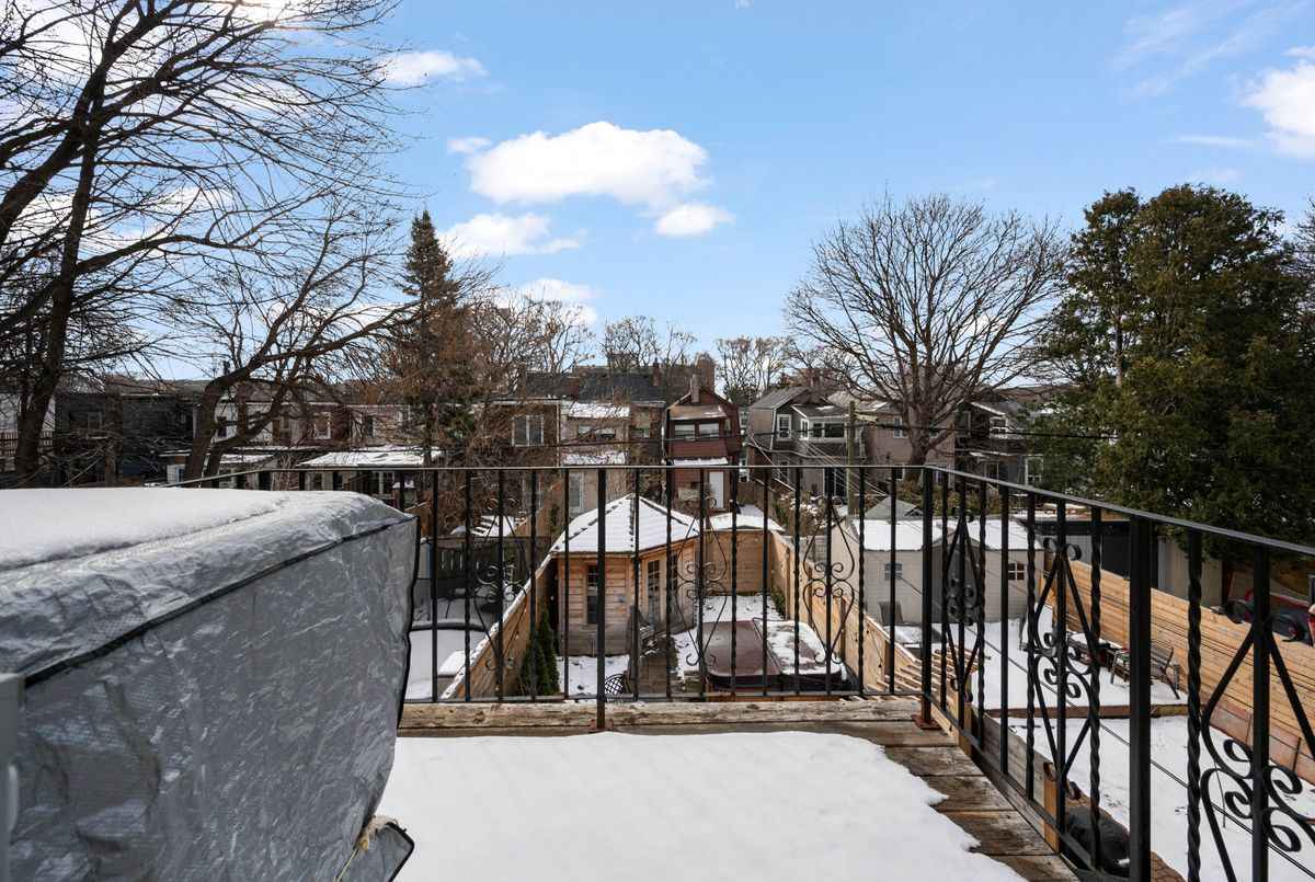 17 Mountnoel Avenue Toronto 17 Mountnoel Avenue Toronto