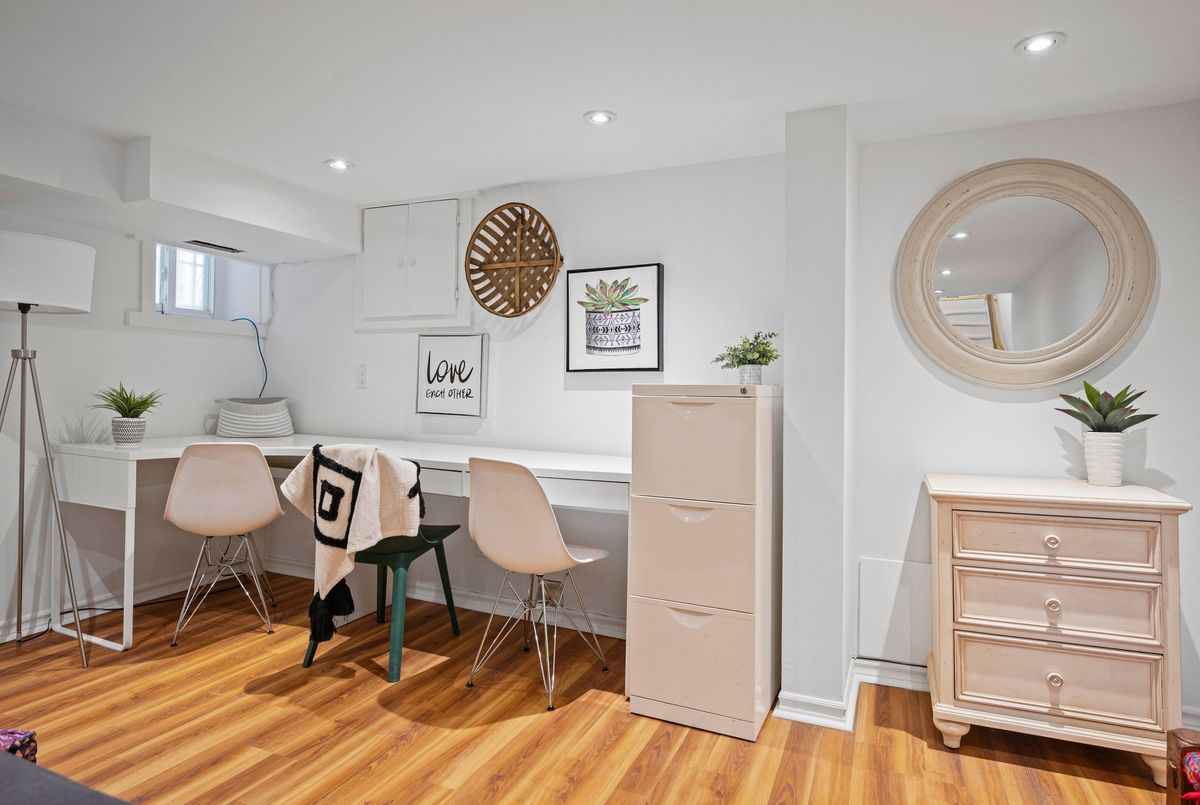 17 Mountnoel Avenue Toronto 17 Mountnoel Avenue Toronto