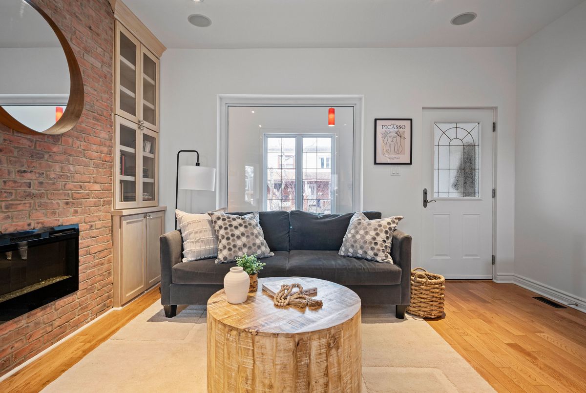 17 Mountnoel Avenue Toronto 17 Mountnoel Avenue Toronto