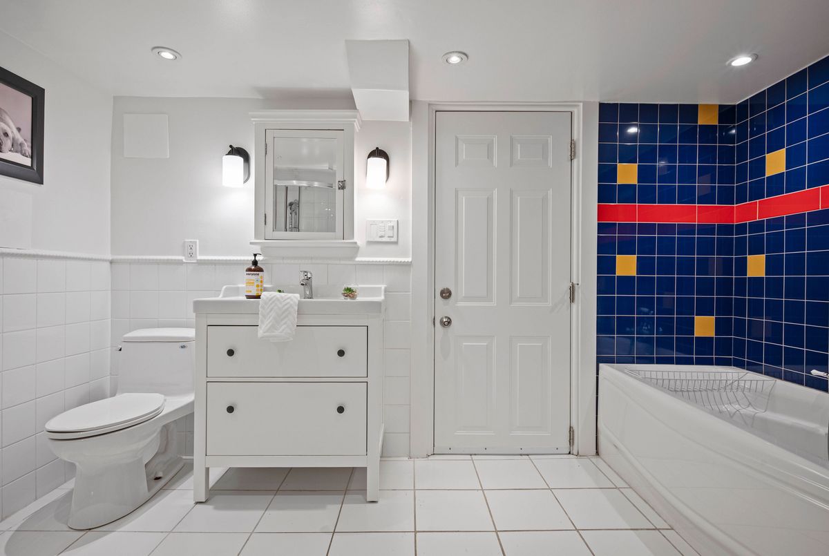 17 Mountnoel Avenue Toronto 17 Mountnoel Avenue Toronto