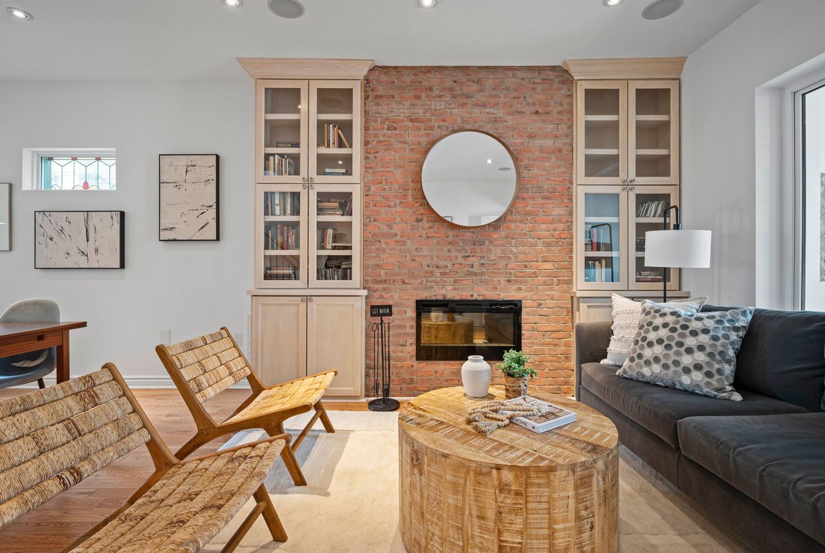 17 Mountnoel Avenue Toronto 17 Mountnoel Avenue Toronto