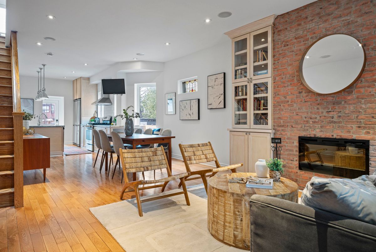 17 Mountnoel Avenue Toronto 17 Mountnoel Avenue Toronto