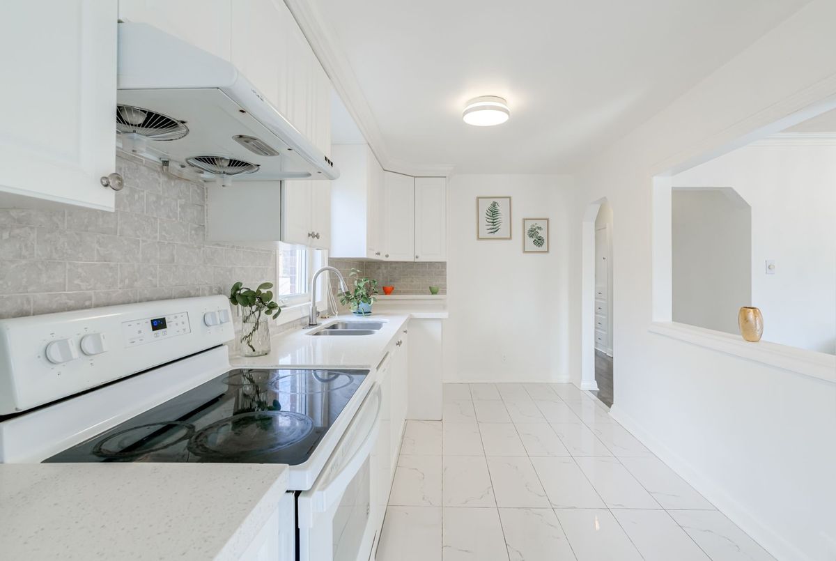 30 Yorkshire Road Toronto 30 Yorkshire Road Toronto