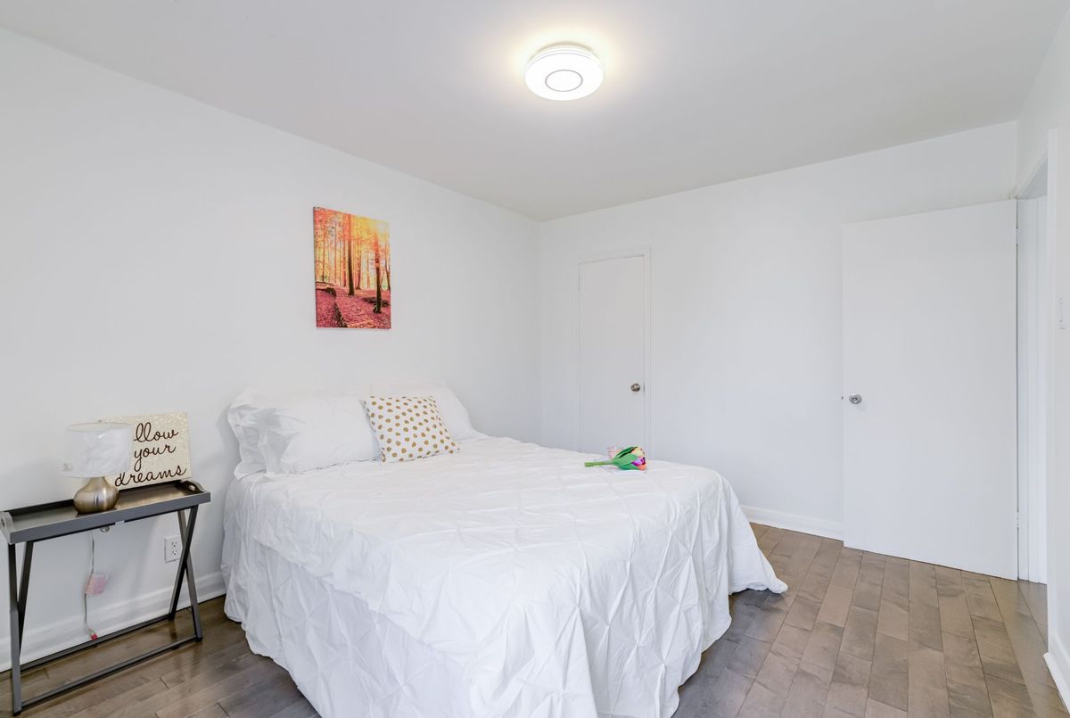 30 Yorkshire Road Toronto 30 Yorkshire Road Toronto