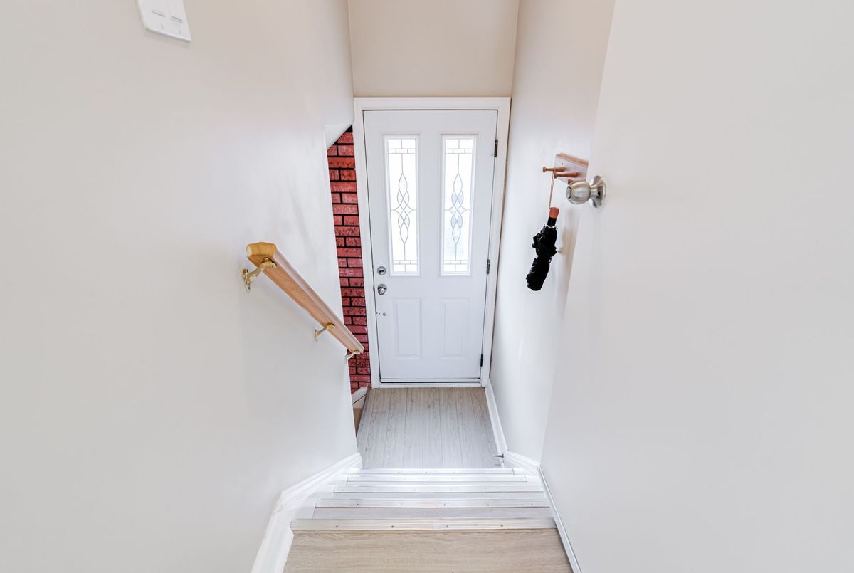 30 Yorkshire Road Toronto 30 Yorkshire Road Toronto