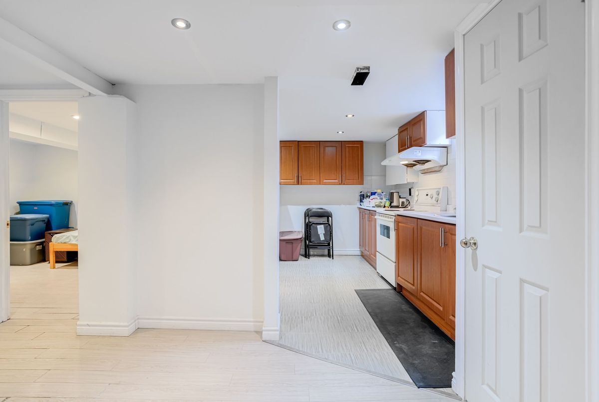 30 Yorkshire Road Toronto 30 Yorkshire Road Toronto