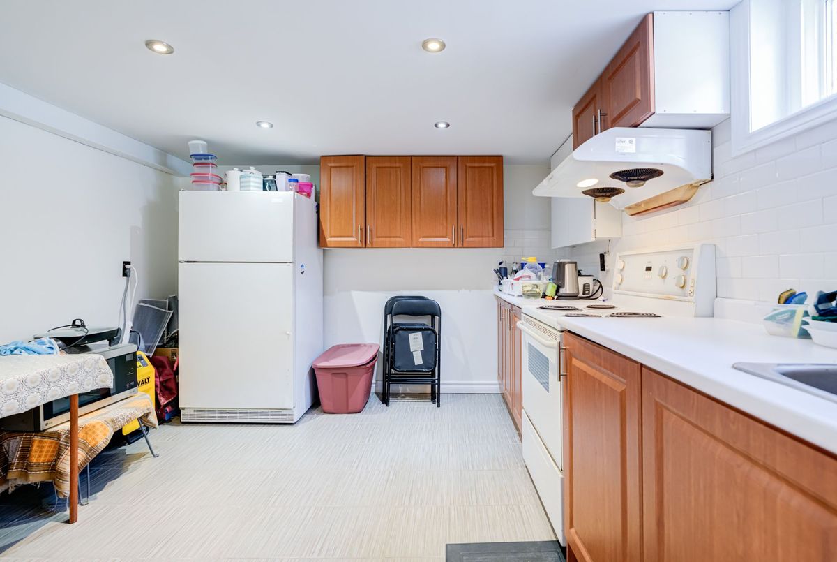 30 Yorkshire Road Toronto 30 Yorkshire Road Toronto