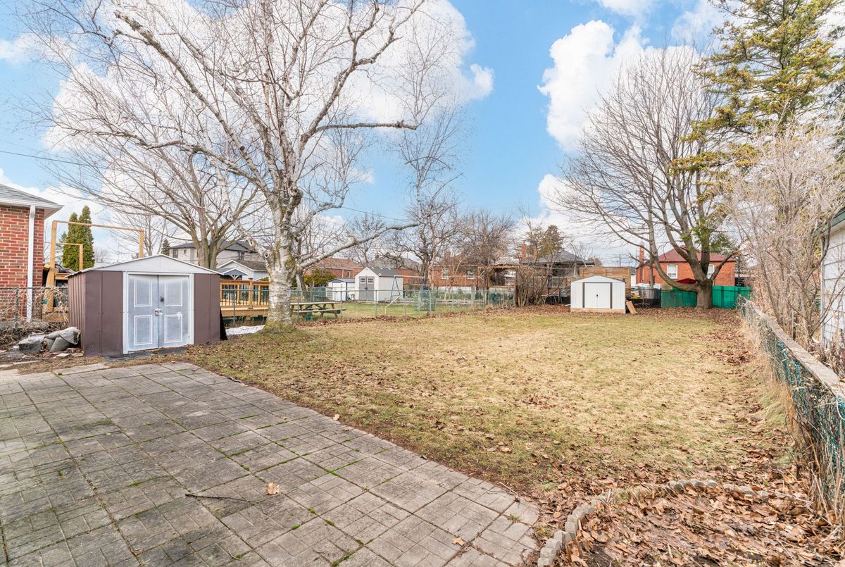 30 Yorkshire Road Toronto 30 Yorkshire Road Toronto