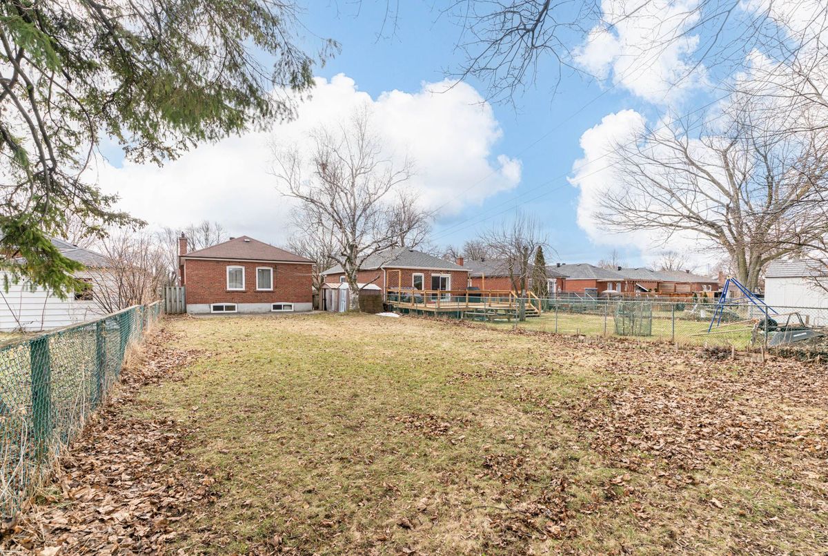 30 Yorkshire Road Toronto 30 Yorkshire Road Toronto