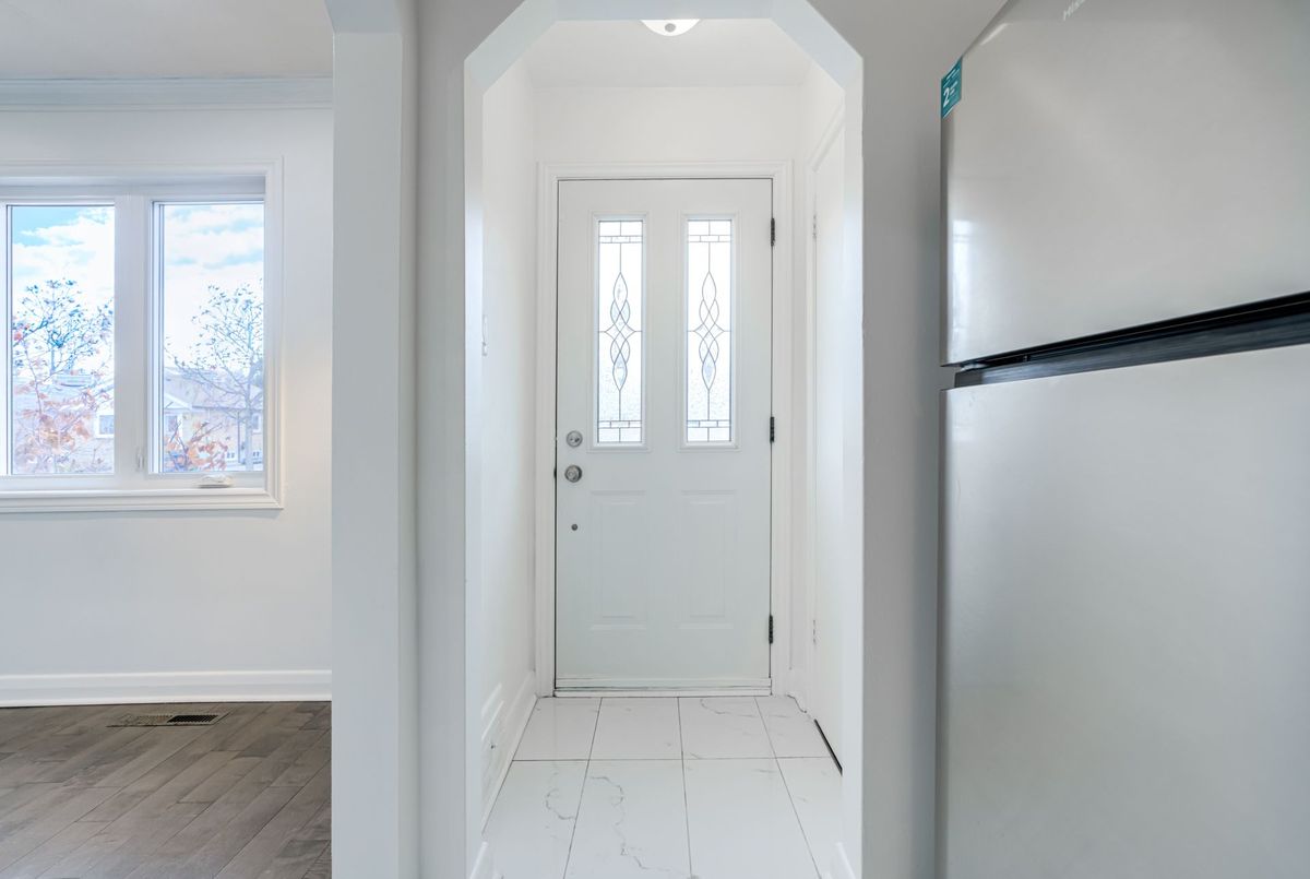 30 Yorkshire Road Toronto 30 Yorkshire Road Toronto