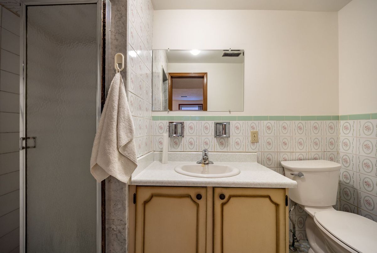 49 Woodville Avenue Toronto 49 Woodville Avenue Toronto