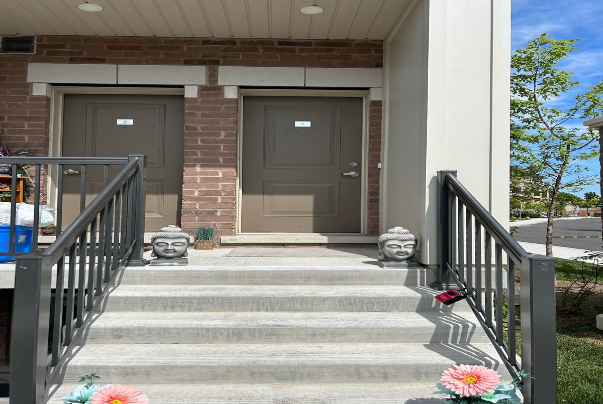 490 Beresford Path Oshawa 490 Beresford Path Oshawa