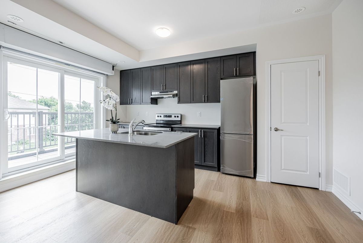 490 Beresford Path Oshawa 490 Beresford Path Oshawa