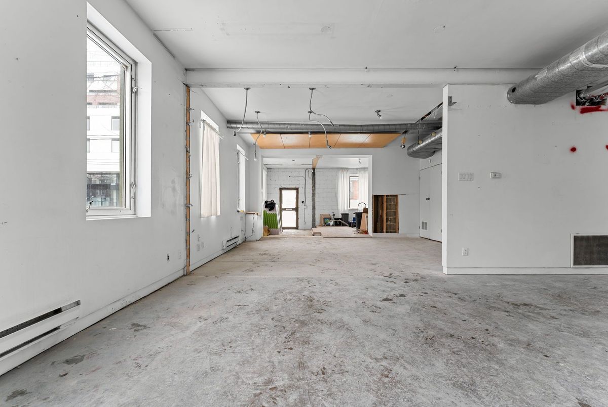 1558 Queen Street E Toronto 1558 Queen Street E Toronto