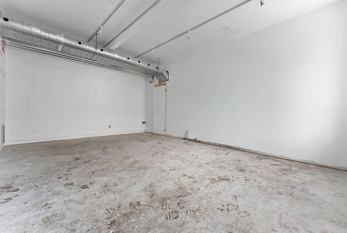 1558 Queen Street E Toronto 1558 Queen Street E Toronto