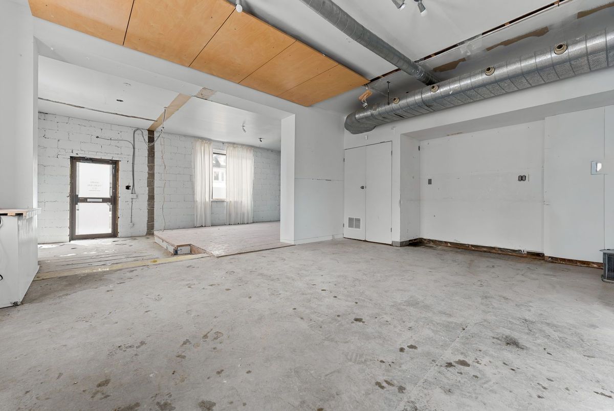 1558 Queen Street E Toronto 1558 Queen Street E Toronto