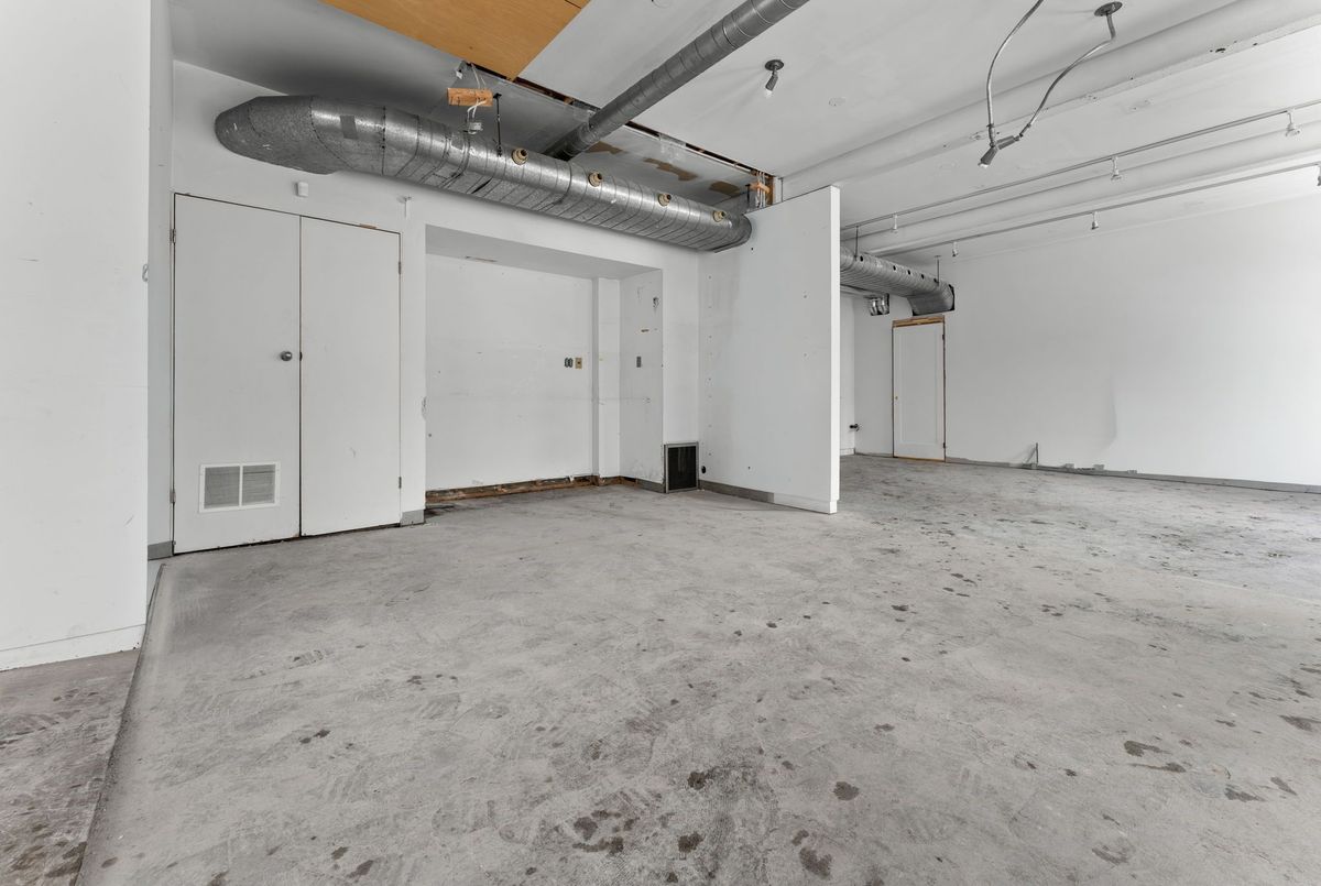 1558 Queen Street E Toronto 1558 Queen Street E Toronto