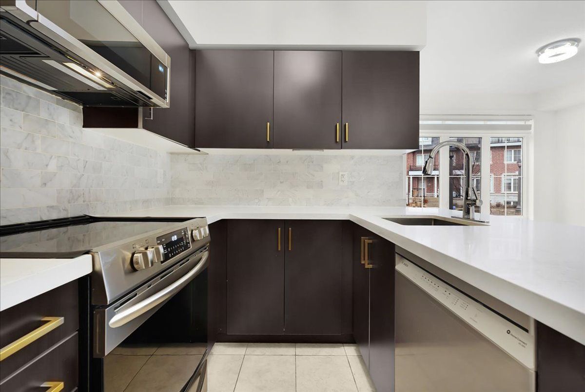 8 Eaton Park Lane Toronto 8 Eaton Park Lane Toronto