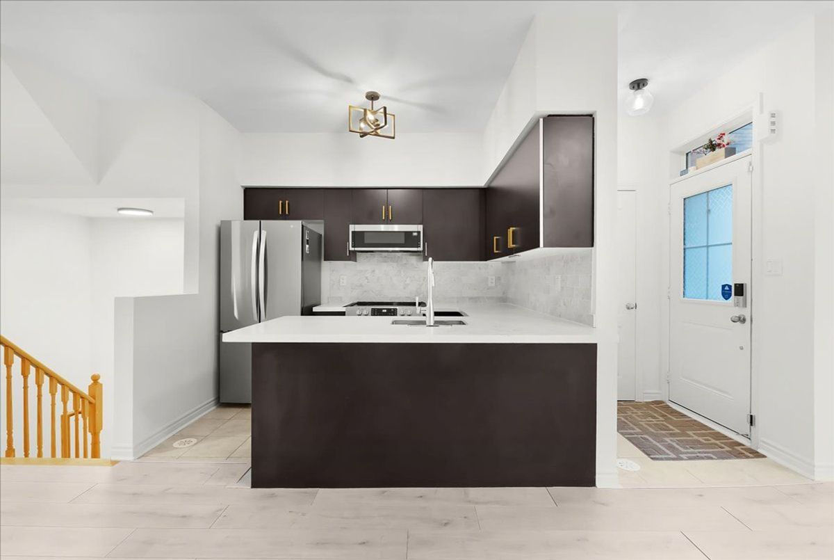 8 Eaton Park Lane Toronto 8 Eaton Park Lane Toronto