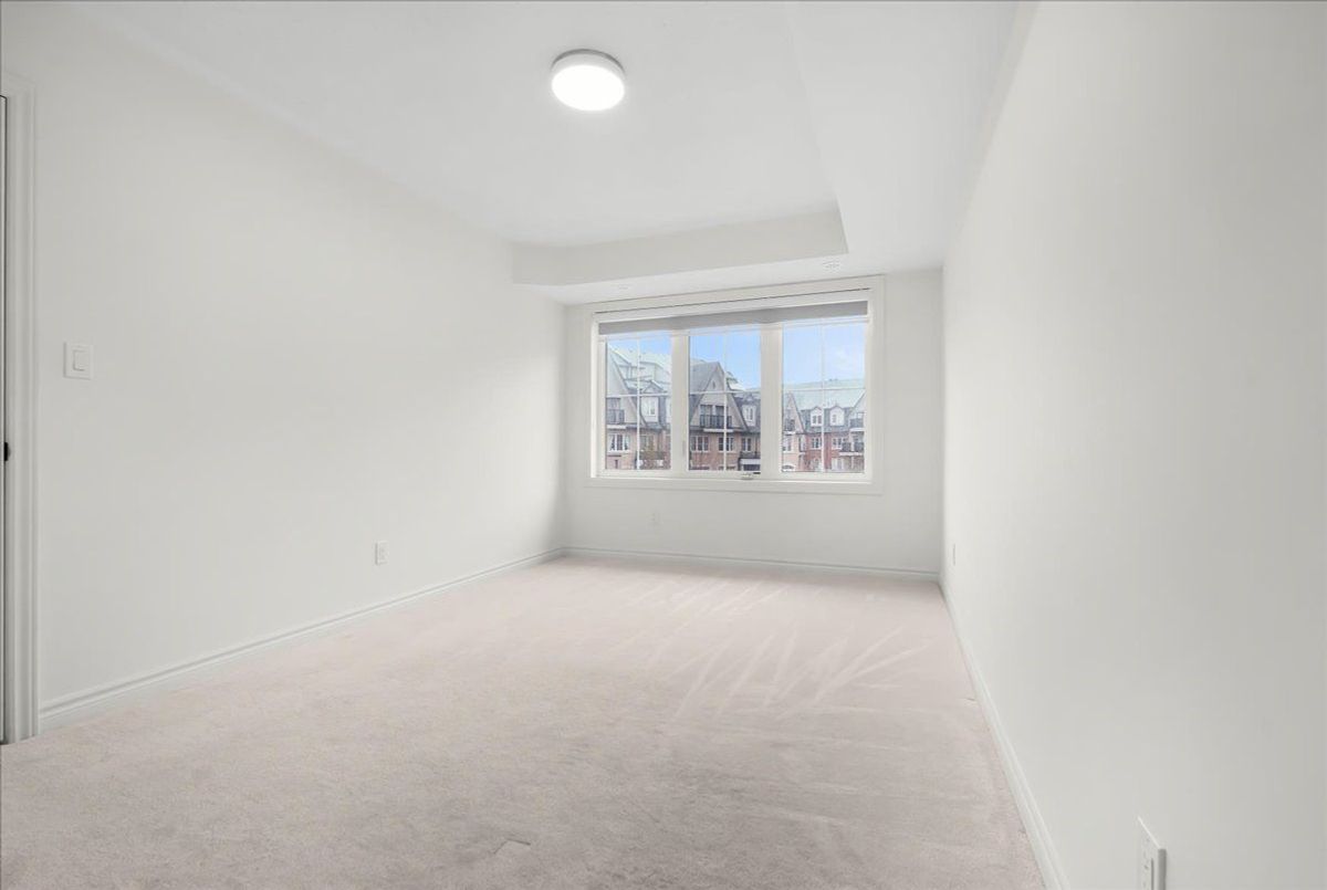 8 Eaton Park Lane Toronto 8 Eaton Park Lane Toronto