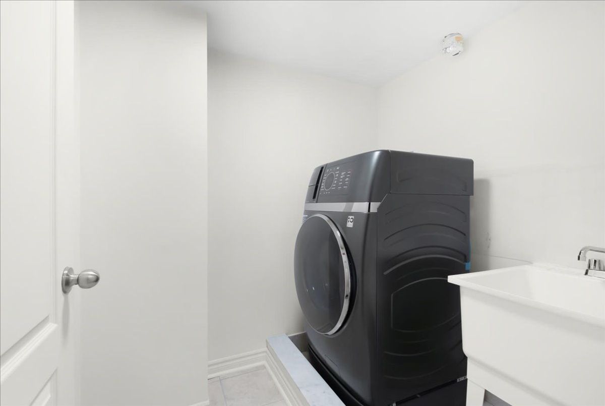 8 Eaton Park Lane Toronto 8 Eaton Park Lane Toronto