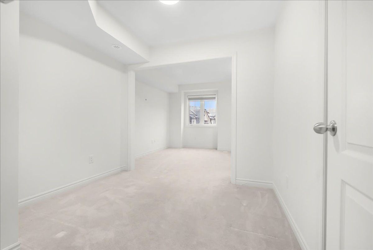 8 Eaton Park Lane Toronto 8 Eaton Park Lane Toronto