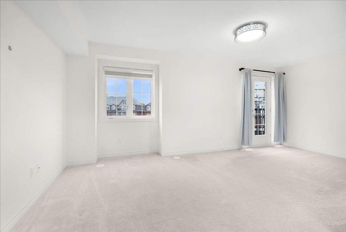 8 Eaton Park Lane Toronto 8 Eaton Park Lane Toronto