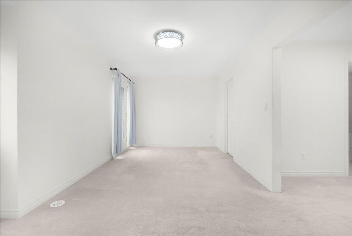 8 Eaton Park Lane Toronto 8 Eaton Park Lane Toronto