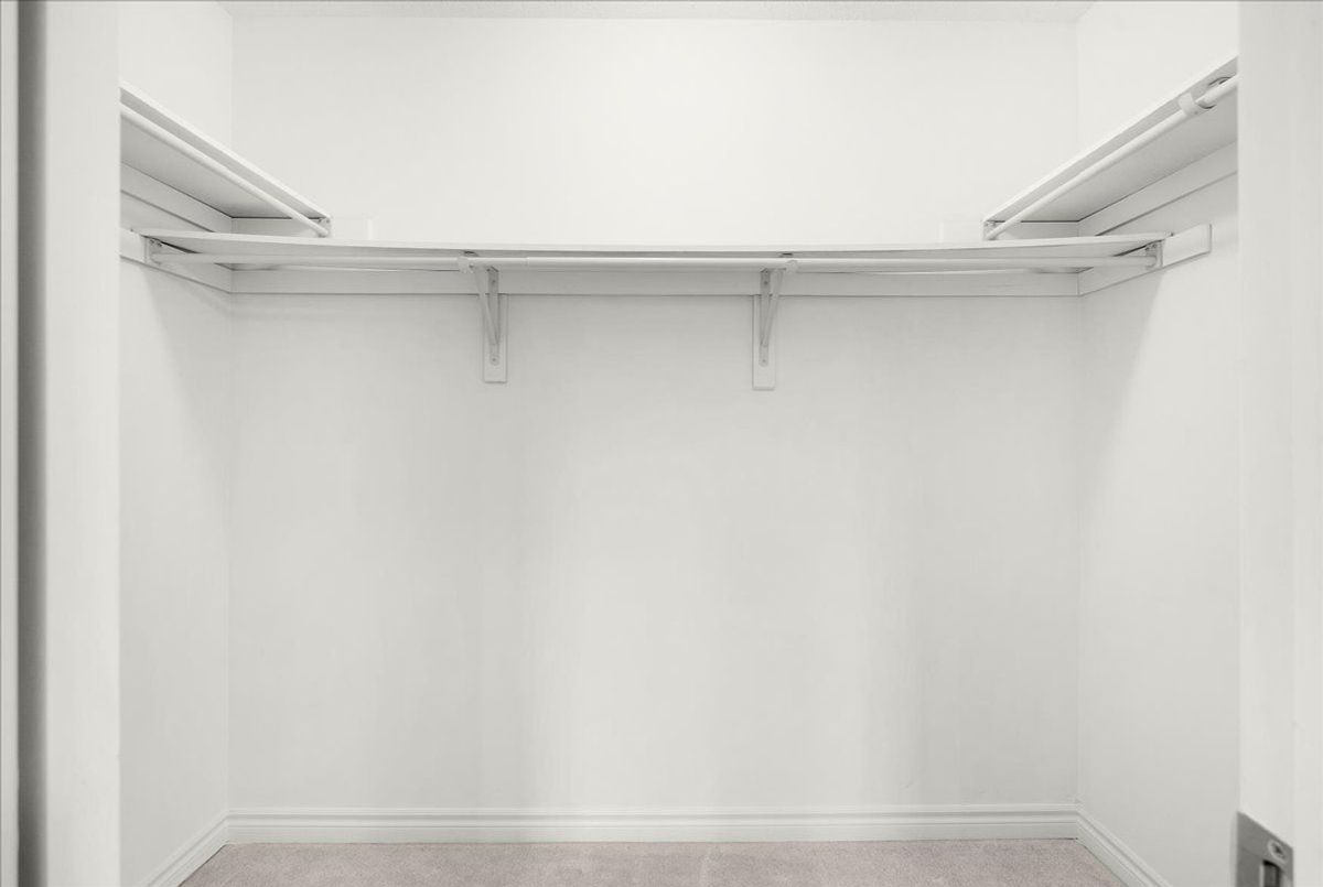 8 Eaton Park Lane Toronto 8 Eaton Park Lane Toronto