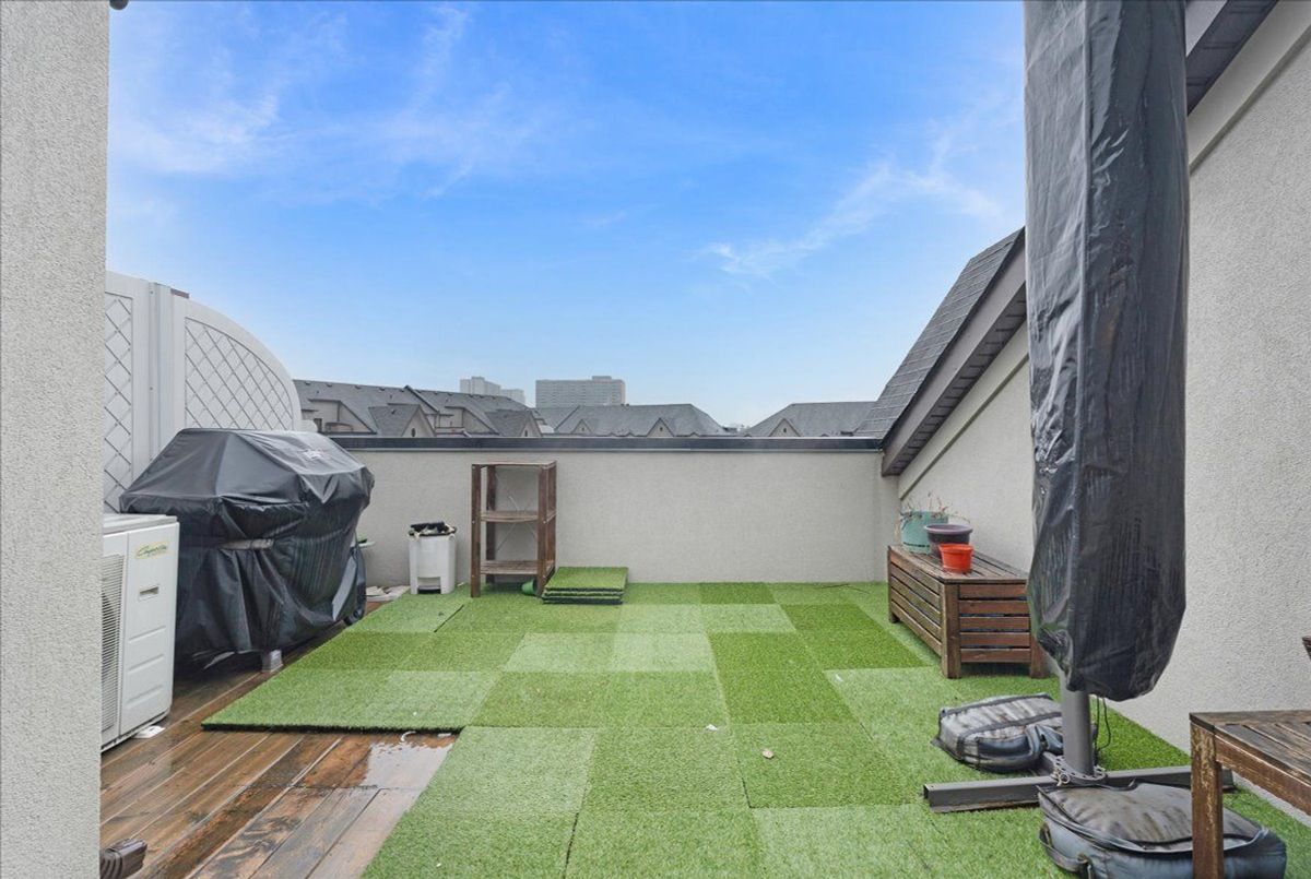 8 Eaton Park Lane Toronto 8 Eaton Park Lane Toronto