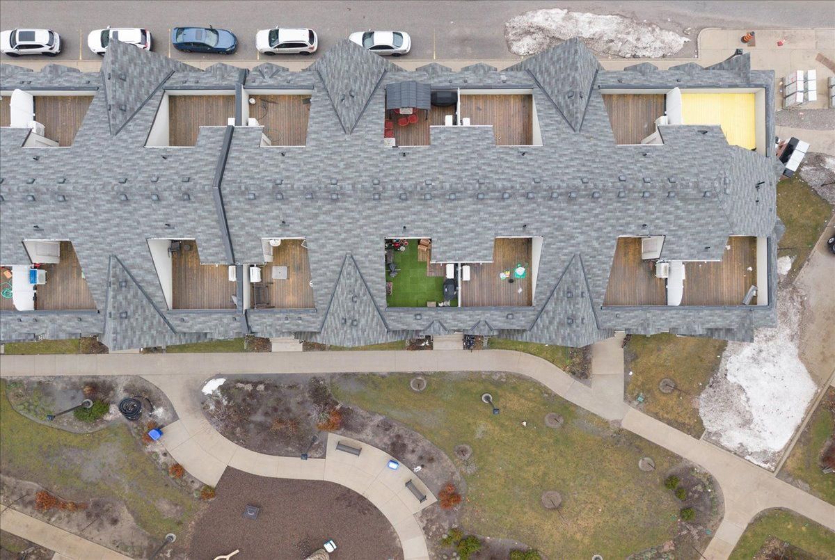 8 Eaton Park Lane Toronto 8 Eaton Park Lane Toronto