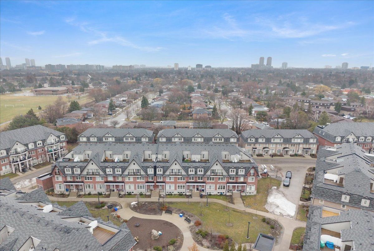 8 Eaton Park Lane Toronto 8 Eaton Park Lane Toronto